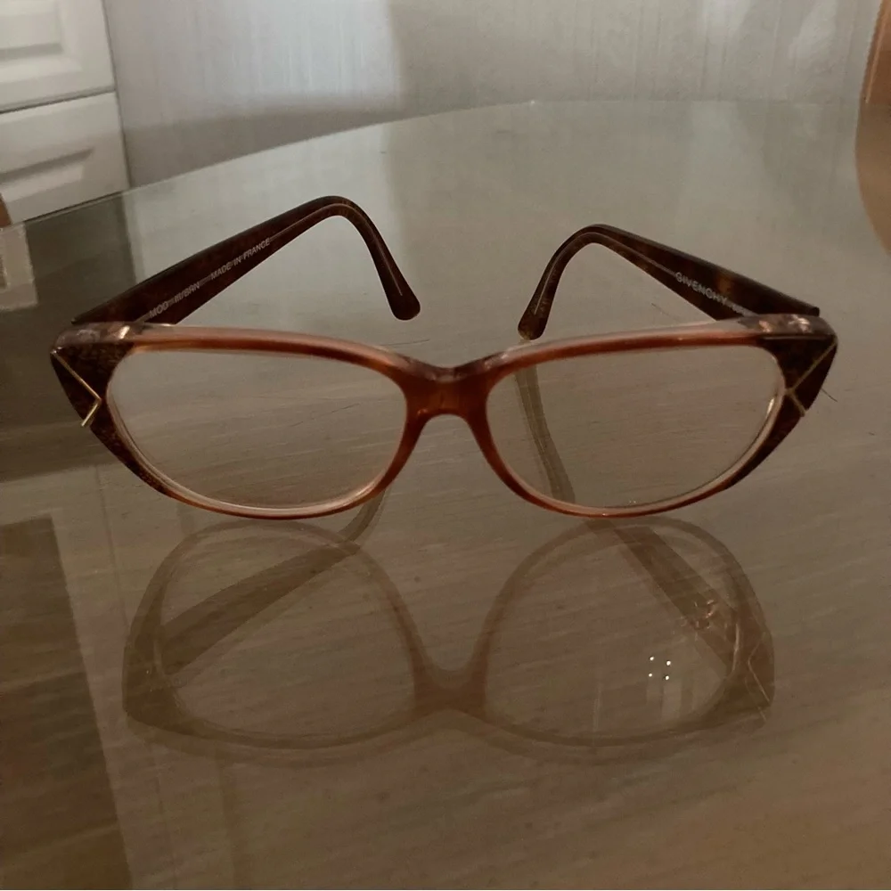 Vintage Givenchy solaire mod 111/BRN oversized glasses; made in France. W/Case.